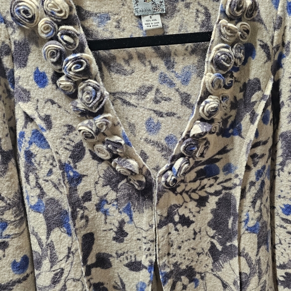 Tabitha Anthropologie 100% Wool Floral Embellished Cardigan Jacket Size Small - Picture 5 of 5